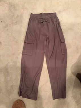 Active USA Wide Leg Cargo Pants in Mauve